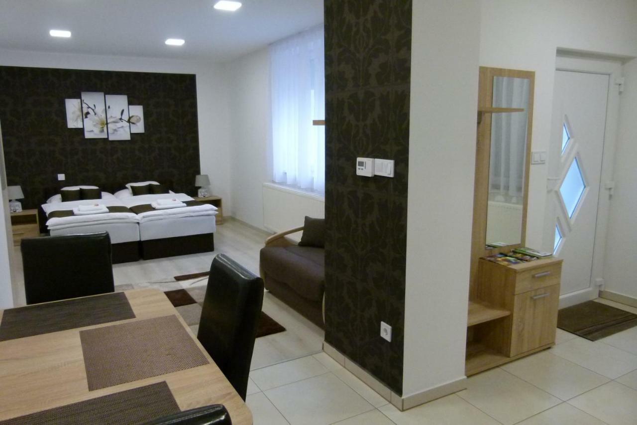 Wolf House Apartman Zalaegerszeg Ngoại thất bức ảnh