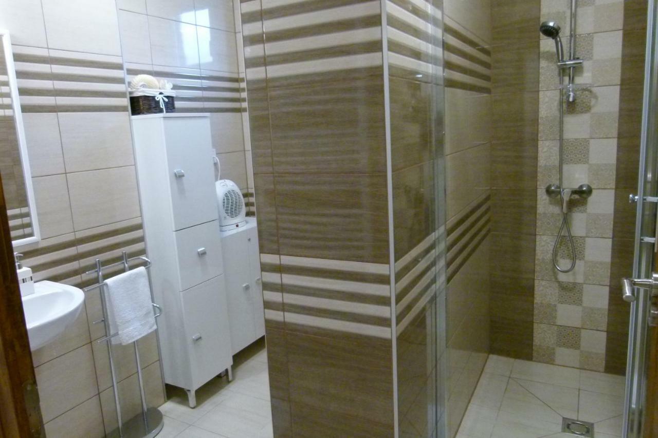 Wolf House Apartman Zalaegerszeg Ngoại thất bức ảnh