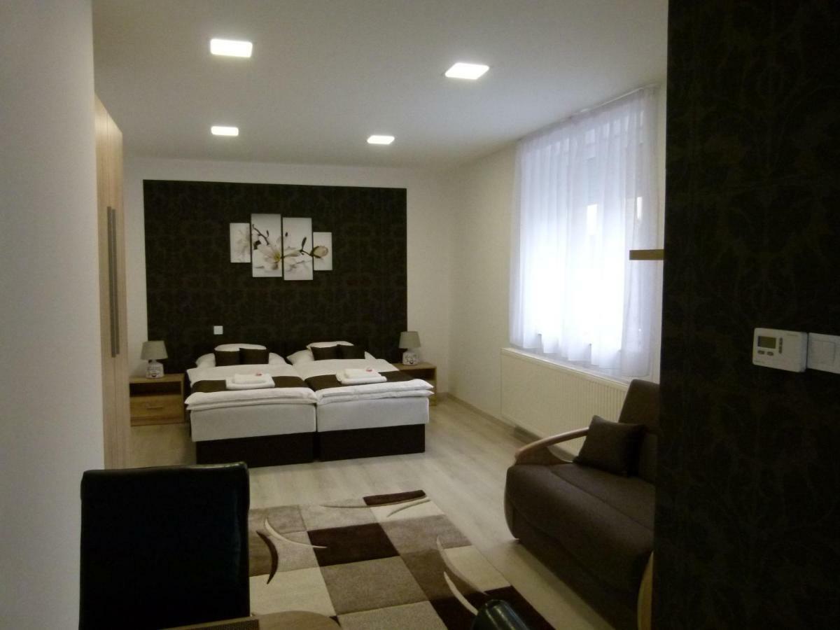Wolf House Apartman Zalaegerszeg Ngoại thất bức ảnh