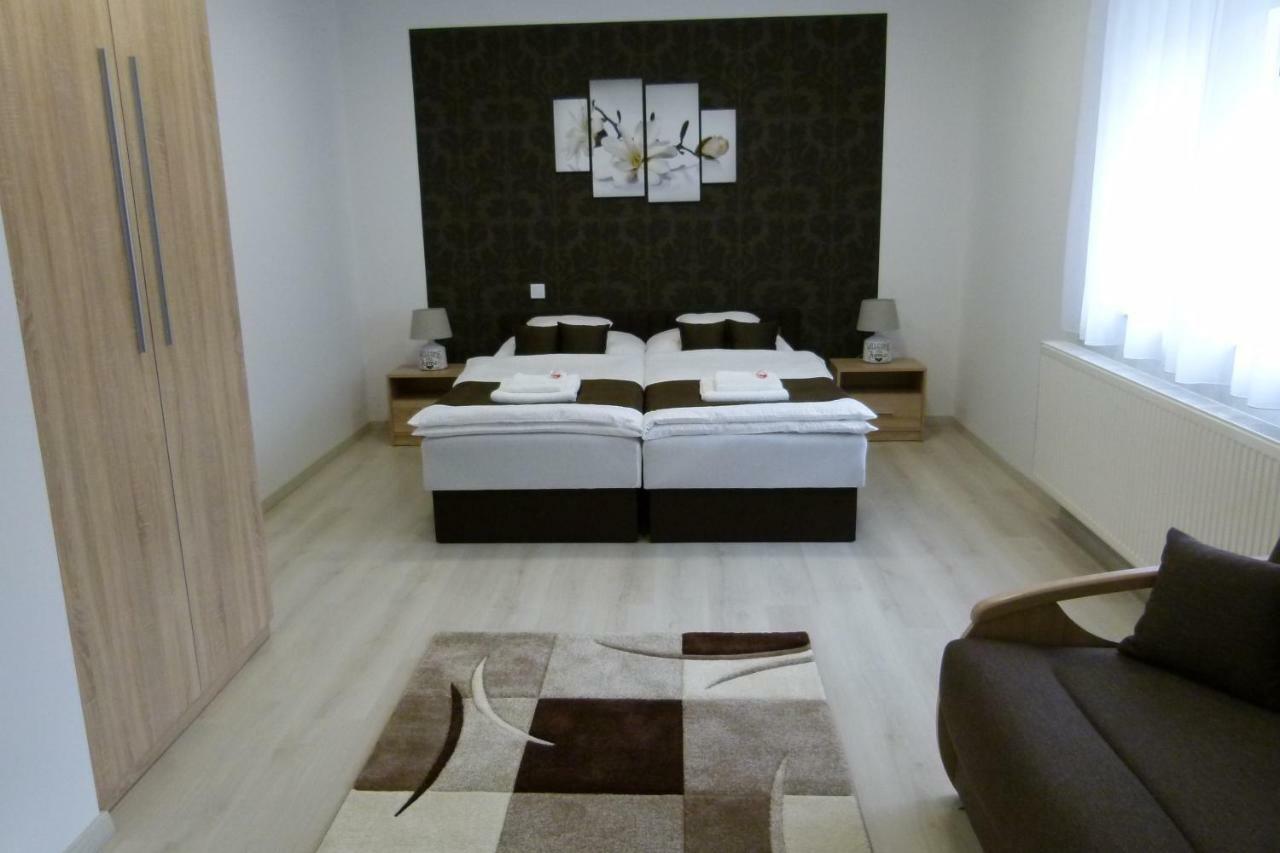 Wolf House Apartman Zalaegerszeg Ngoại thất bức ảnh