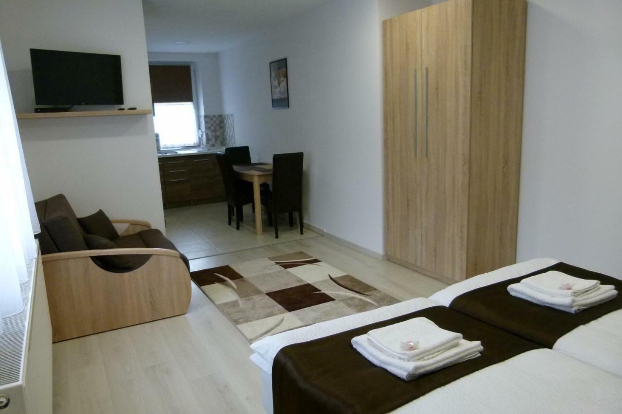 Wolf House Apartman Zalaegerszeg Ngoại thất bức ảnh