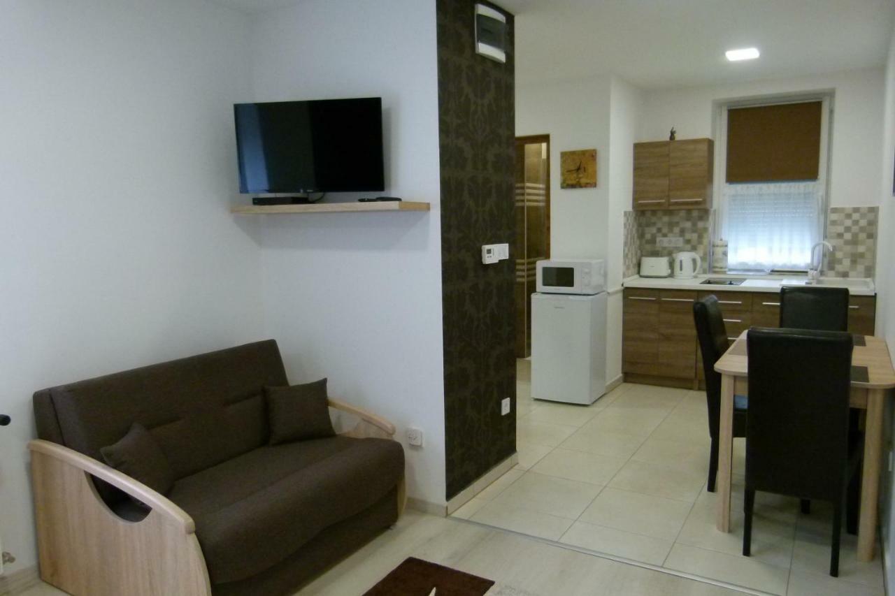 Wolf House Apartman Zalaegerszeg Ngoại thất bức ảnh