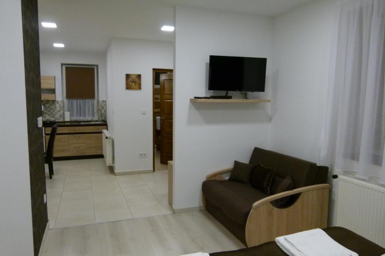 Wolf House Apartman Zalaegerszeg Ngoại thất bức ảnh