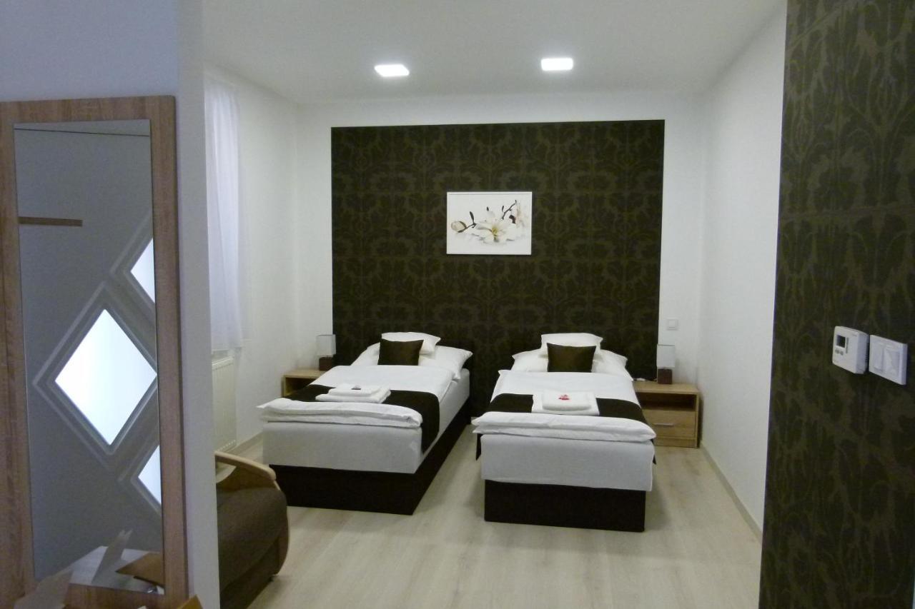 Wolf House Apartman Zalaegerszeg Ngoại thất bức ảnh